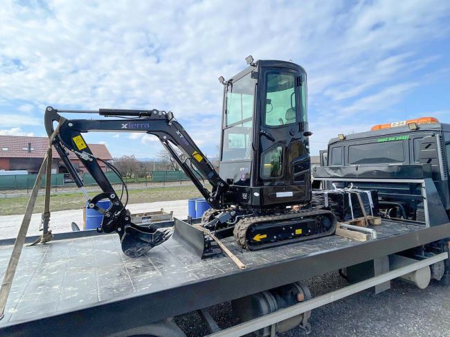 Isporuka-xterra-mini-bagera-XT20S-2000-kg-2